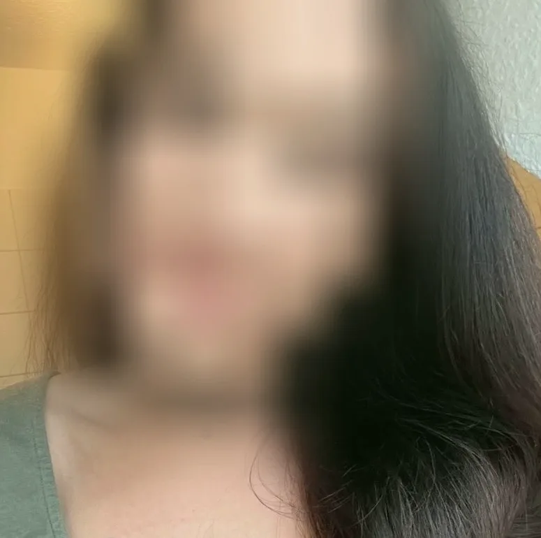 Clara, 36