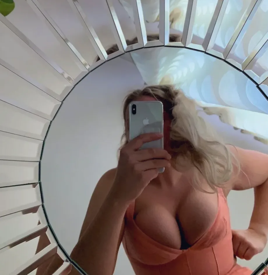 Ivona, 32