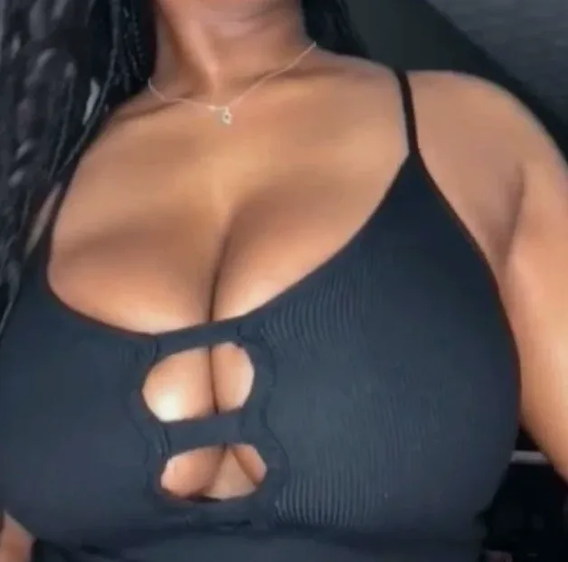 Lejla, 25